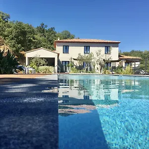 https://villa-darnaud.fr-provencehotel.com